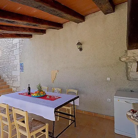 House Dean 830 * Žminj