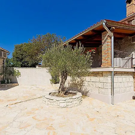 House Dean 830 Vakantiehuis Žminj