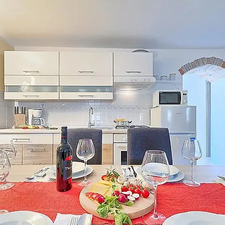 House Dean 830 Žminj