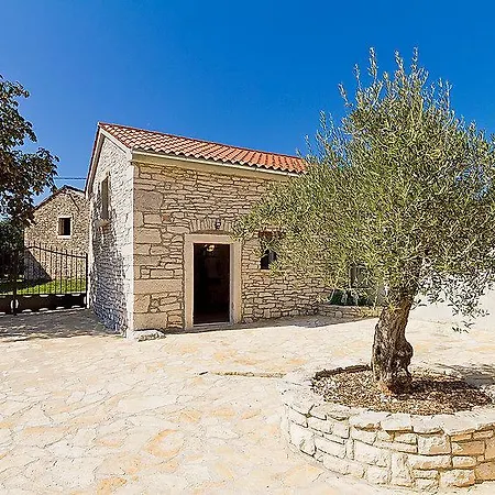 House Dean 830 Vakantiehuis Žminj