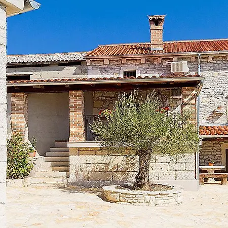 House Dean 830 Žminj